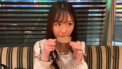 ის მეგობარია, რომელიც უნივერსიტეტის იმავე კლუბს ეკუთვნოდა. და ის ყველაზე მიმზიდველი გოგონაა კლუბში. ეს არის იაპონური სექსუალური ატმოსფერო.